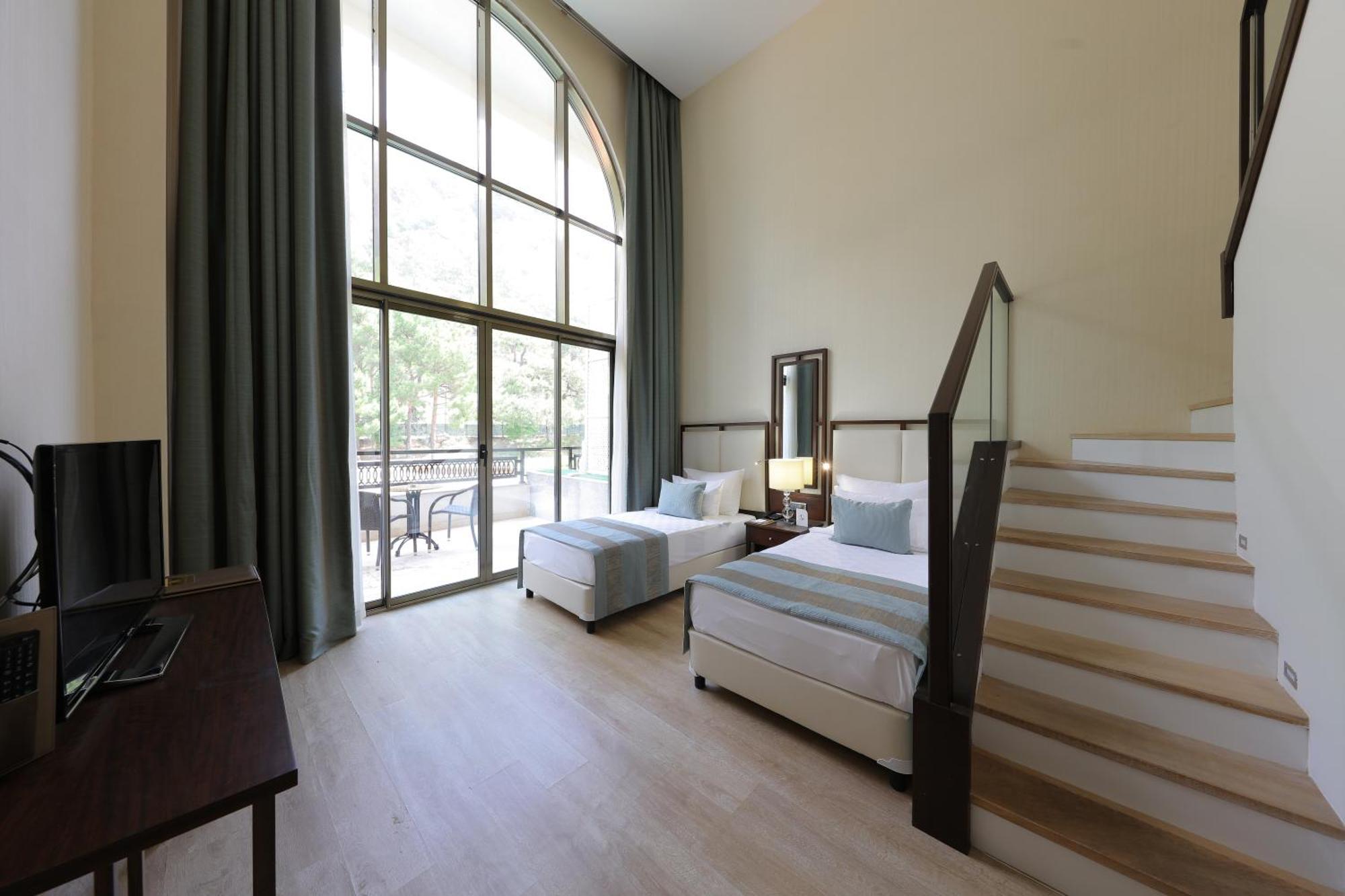Juju Premier Palace