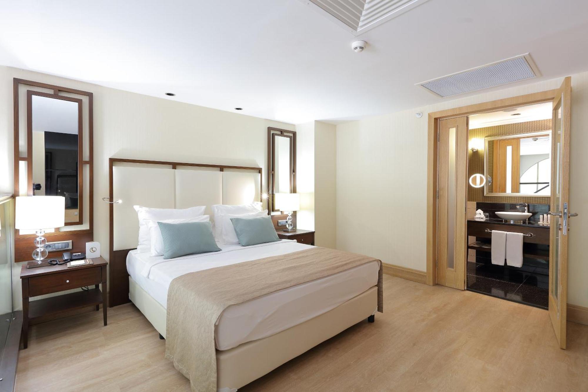 Juju Premier Palace Otel 5*